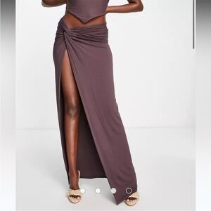 Naked Wardrobe Knot side high slit Maxi Skirt 🤎